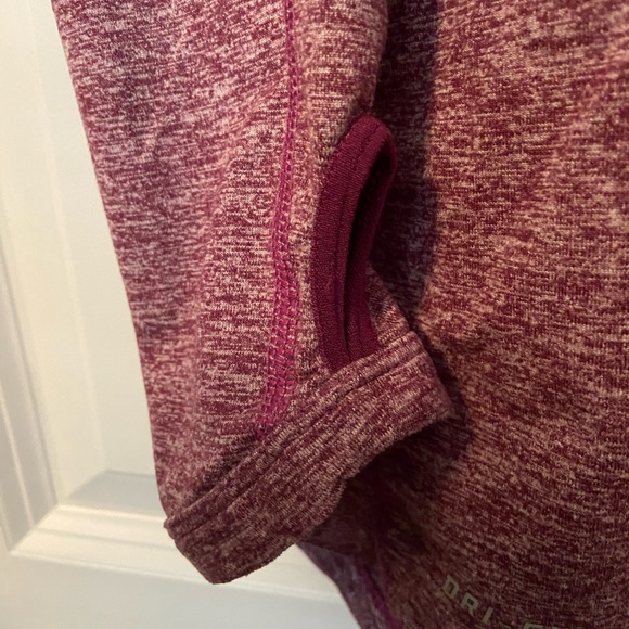 Long sleeve athletic top - Picture 3 of 6